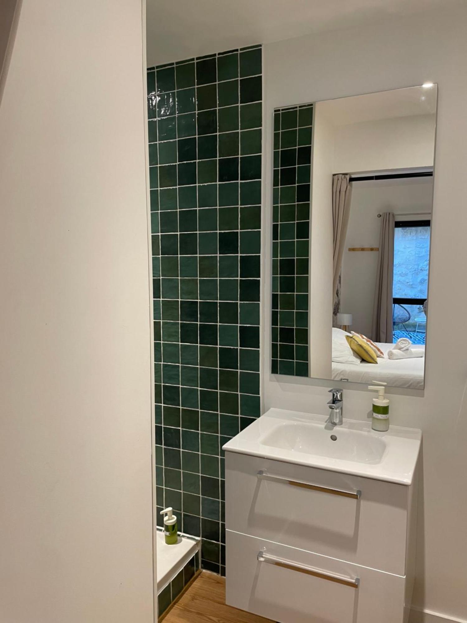 Hebergement Ornano Bordeaux Exteriör bild